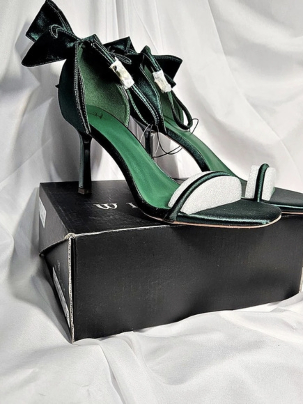 Windsor Emerald Green Satin Bow Heels - Sadie-Hunter Size 10 NWT